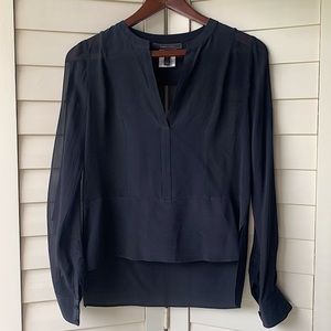 BCBGMAXAZRIA 100% Silk Liberty Blouse in XXS.